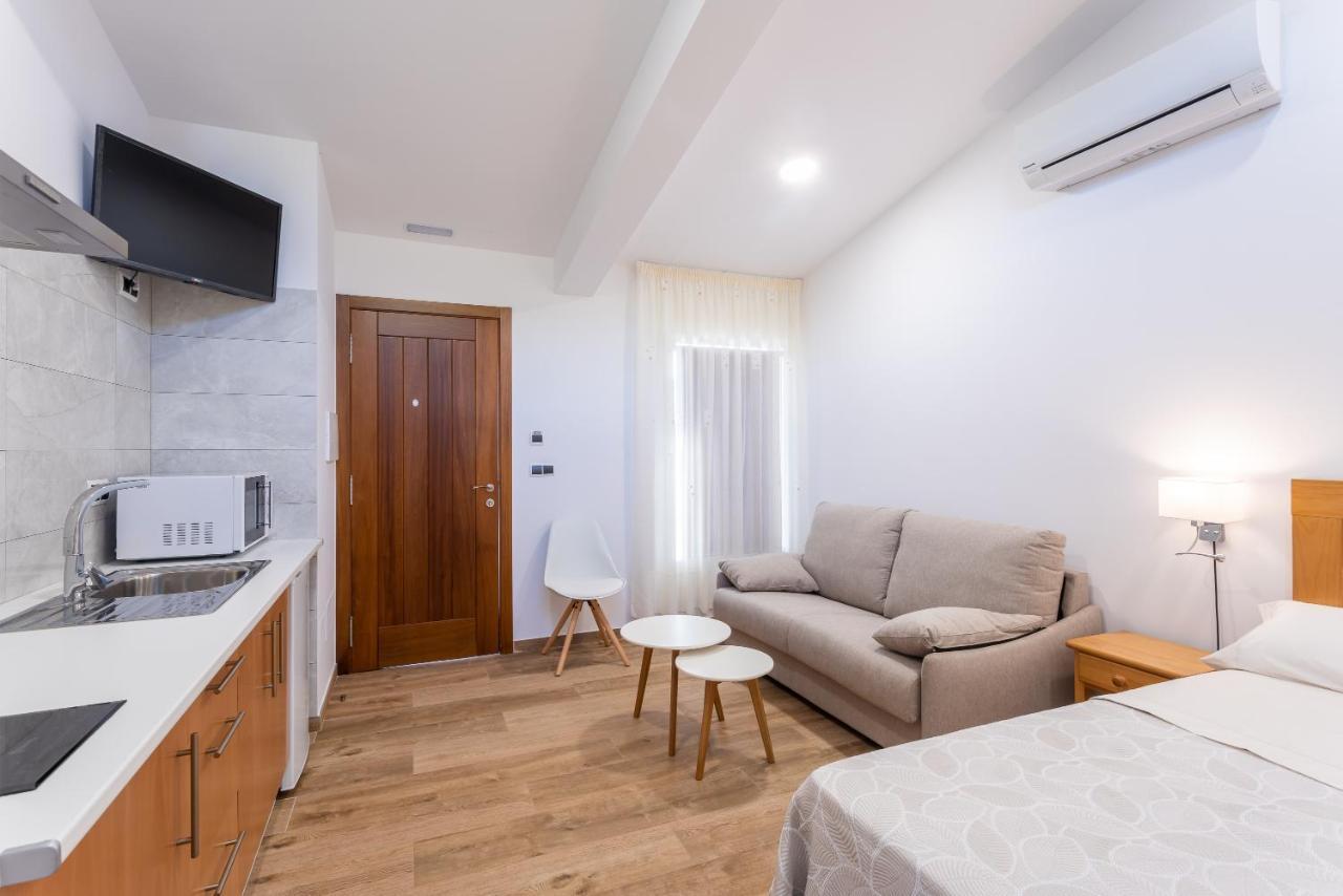 Hotel Donas E Cabaleiros Boqueixon 外观 照片